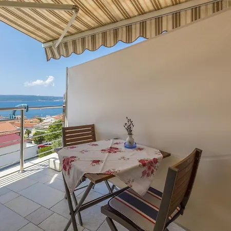 Apartment By The Sea Selce, Crikvenica - 5367 *